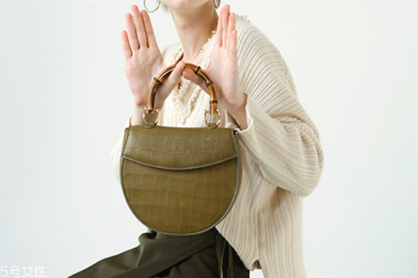 皮包掉皮怎么修復(fù) 學(xué)會(huì)使用鞋粉 皮包掉皮怎么修復(fù) 學(xué)會(huì)使用鞋粉