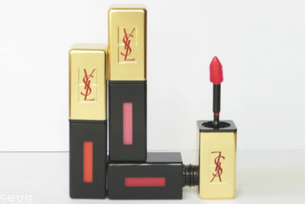 皮膚黑唇色深適合什么顏色的口紅 這些口紅你還沒買 皮膚黑唇色深適合什么顏色的口紅 這些口紅你還沒買
