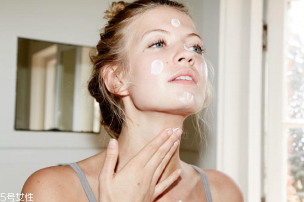 秋季怎樣挑面膜 4步輕松應(yīng)對(duì)肌膚狂躁 秋季怎樣挑面膜 4步輕松應(yīng)對(duì)肌膚狂躁