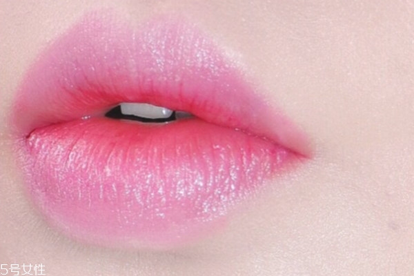 唇膏怎么涂好看圖解 漸變唇妝畫法 唇膏怎么涂好看圖解 漸變唇妝畫法