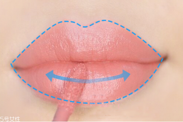 唇膏怎么涂好看圖解 漸變唇妝畫法 唇膏怎么涂好看圖解 漸變唇妝畫法
