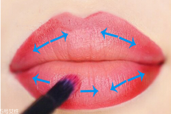 唇膏怎么涂好看圖解 漸變唇妝畫法 唇膏怎么涂好看圖解 漸變唇妝畫法