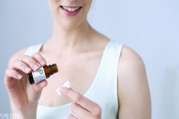 市面上精華液的成分有哪些 強烈推薦4種成分 市面上精華液的成分有哪些 強烈推薦4種成分