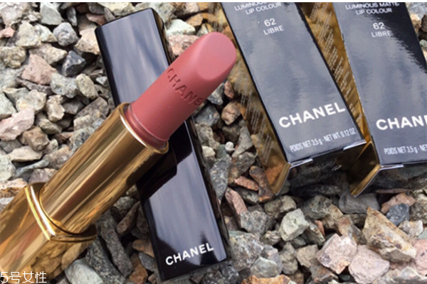 香奈兒口紅哪個(gè)顏色顯白 香奈兒口紅最火的色號(hào) 香奈兒口紅哪個(gè)顏色顯白 香奈兒口紅最火的色號(hào)