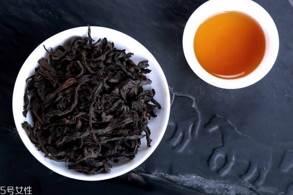 大紅袍為什么叫大紅袍 有7個(gè)傳說 大紅袍為什么叫大紅袍 有7個(gè)傳說