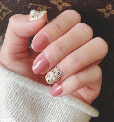 靚麗秋日美甲圖片 一整個(gè)秋天都不用愁啦 靚麗秋日美甲圖片 一整個(gè)秋天都不用愁啦