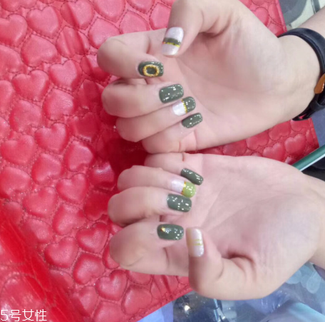 靚麗秋日美甲圖片 一整個(gè)秋天都不用愁啦 靚麗秋日美甲圖片 一整個(gè)秋天都不用愁啦