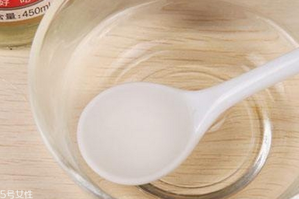 白醋為什么能去油漆味 起了中和反應(yīng) 白醋為什么能去油漆味 起了中和反應(yīng)