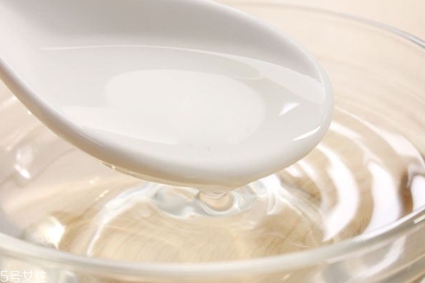 白醋為什么能去油漆味 起了中和反應(yīng) 白醋為什么能去油漆味 起了中和反應(yīng)