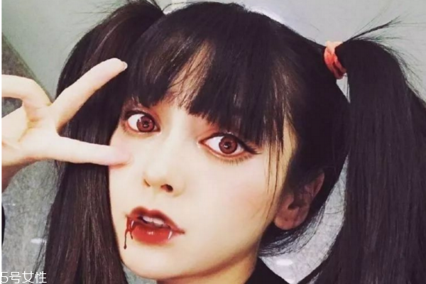 萬圣節(jié)妝容教程 創(chuàng)意彩妝吸血鬼妝容 萬圣節(jié)妝容教程 創(chuàng)意彩妝吸血鬼妝容