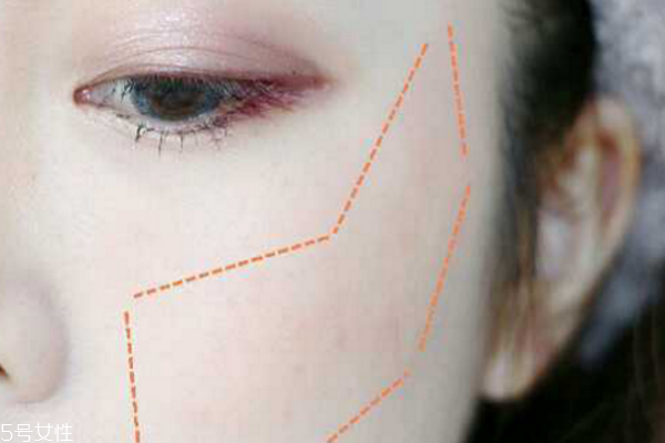 萬圣節(jié)妝容教程 創(chuàng)意彩妝吸血鬼妝容 萬圣節(jié)妝容教程 創(chuàng)意彩妝吸血鬼妝容