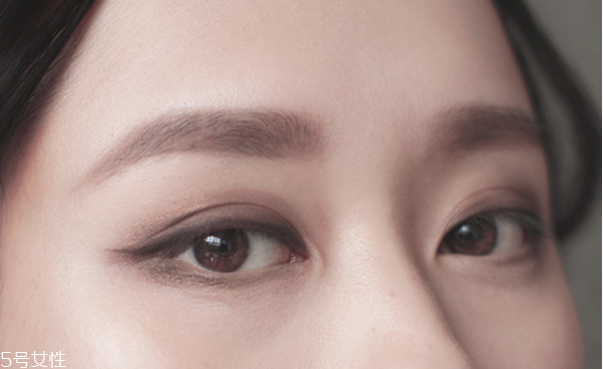 萬圣節(jié)妝容教程 創(chuàng)意彩妝吸血鬼妝容 萬圣節(jié)妝容教程 創(chuàng)意彩妝吸血鬼妝容