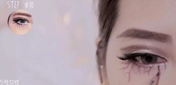 萬圣節(jié)妝容教程 創(chuàng)意彩妝吸血鬼妝容 萬圣節(jié)妝容教程 創(chuàng)意彩妝吸血鬼妝容