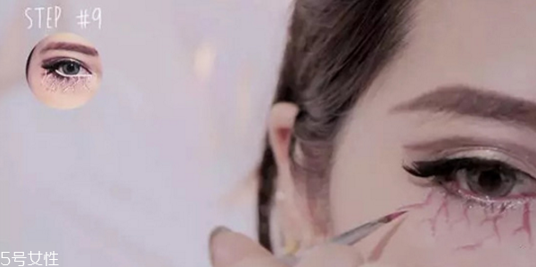 萬圣節(jié)妝容教程 創(chuàng)意彩妝吸血鬼妝容 萬圣節(jié)妝容教程 創(chuàng)意彩妝吸血鬼妝容