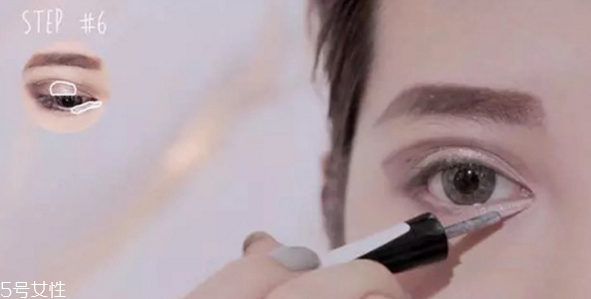 萬圣節(jié)妝容教程 創(chuàng)意彩妝吸血鬼妝容 萬圣節(jié)妝容教程 創(chuàng)意彩妝吸血鬼妝容