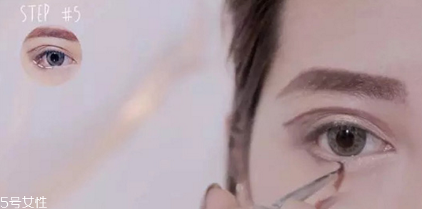 萬圣節(jié)妝容教程 創(chuàng)意彩妝吸血鬼妝容 萬圣節(jié)妝容教程 創(chuàng)意彩妝吸血鬼妝容