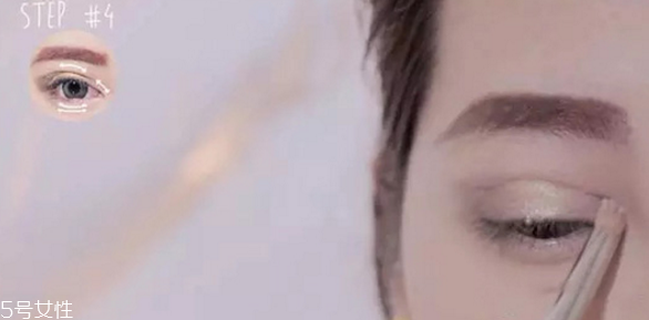 萬圣節(jié)妝容教程 創(chuàng)意彩妝吸血鬼妝容 萬圣節(jié)妝容教程 創(chuàng)意彩妝吸血鬼妝容