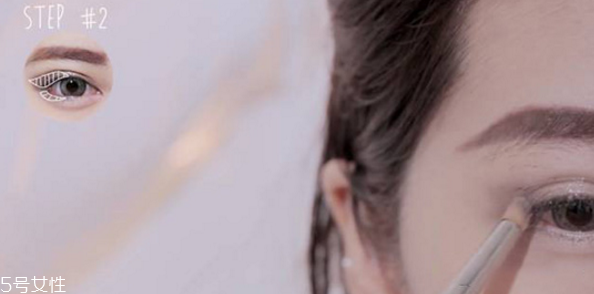 萬圣節(jié)妝容教程 創(chuàng)意彩妝吸血鬼妝容 萬圣節(jié)妝容教程 創(chuàng)意彩妝吸血鬼妝容