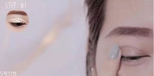 萬圣節(jié)妝容教程 創(chuàng)意彩妝吸血鬼妝容 萬圣節(jié)妝容教程 創(chuàng)意彩妝吸血鬼妝容