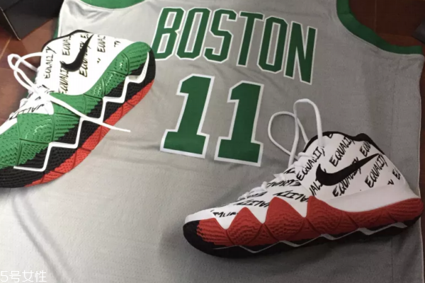 耐克kyrie 4歐文4黑人月真假對(duì)比 假貨相差很遠(yuǎn) 耐克kyrie 4歐文4黑人月真假對(duì)比 假貨相差很遠(yuǎn)