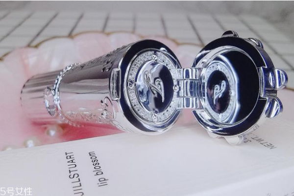 jillstuart唇膏保質(zhì)期多久 打開(kāi)后1年內(nèi)用完 jillstuart唇膏保質(zhì)期多久 打開(kāi)后1年內(nèi)用完