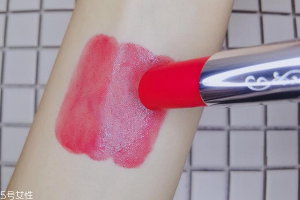 jillstuart唇膏保質(zhì)期多久 打開(kāi)后1年內(nèi)用完 jillstuart唇膏保質(zhì)期多久 打開(kāi)后1年內(nèi)用完