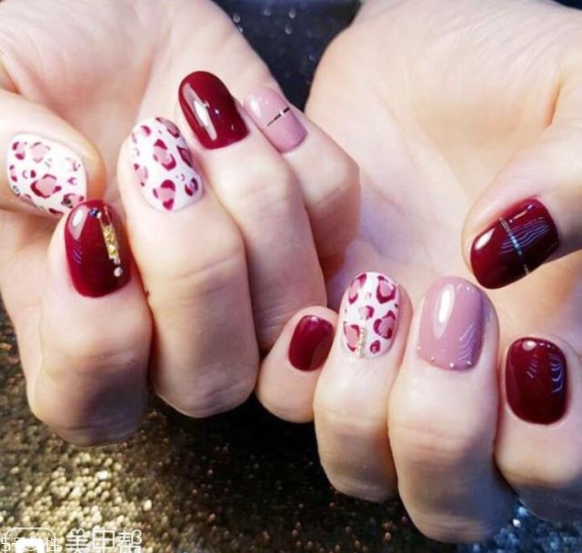 秋季車厘子紅美甲款式 讓指尖溫柔似水 秋季車厘子紅美甲款式 讓指尖溫柔似水