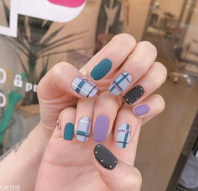 靚麗秋日美甲圖片 一整個(gè)秋天都不用愁啦 靚麗秋日美甲圖片 一整個(gè)秋天都不用愁啦