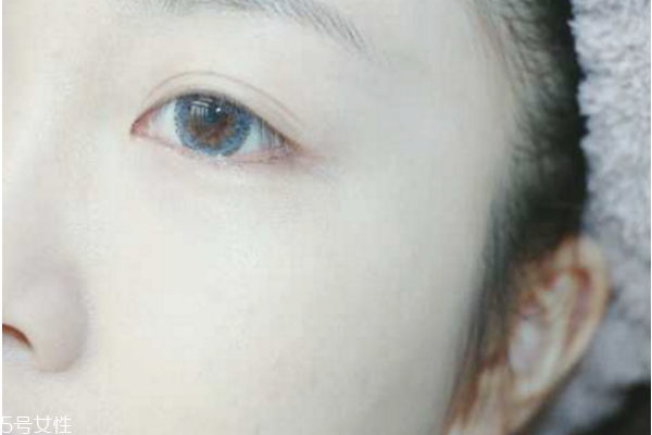 萬圣節(jié)妝容教程 創(chuàng)意彩妝吸血鬼妝容 萬圣節(jié)妝容教程 創(chuàng)意彩妝吸血鬼妝容