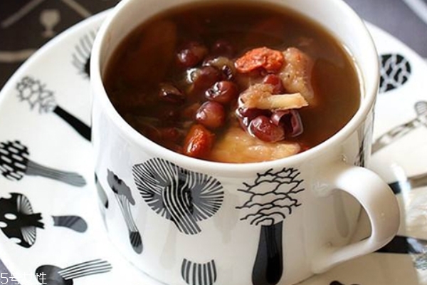 黑糖為什么發(fā)霉 因?yàn)樽冑|(zhì)了 黑糖為什么發(fā)霉 因?yàn)樽冑|(zhì)了