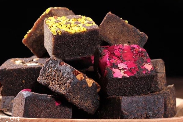 黑糖為什么發(fā)霉 因?yàn)樽冑|(zhì)了 黑糖為什么發(fā)霉 因?yàn)樽冑|(zhì)了