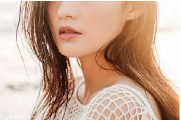 什么叫仰月唇 花瓣唇和仰月唇區(qū)別 什么叫仰月唇 花瓣唇和仰月唇區(qū)別