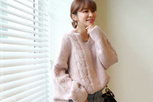 毛衣為什么不能機(jī)洗 會(huì)把毛衣洗壞 毛衣為什么不能機(jī)洗 會(huì)把毛衣洗壞