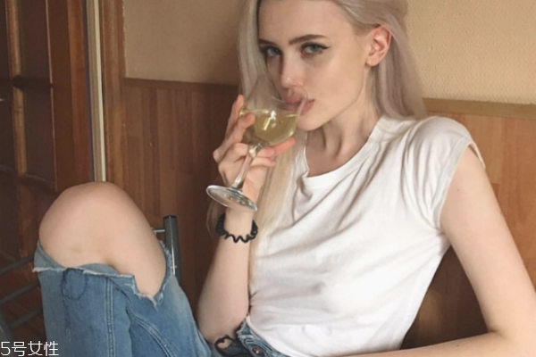 純棉t恤大了如何縮水 這樣做更加合身 純棉t恤大了如何縮水 這樣做更加合身