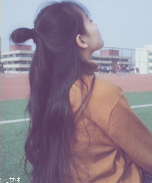 無劉海丸子頭怎么扎好看 半花瓣頭扎法圖解 無劉海丸子頭怎么扎好看 半花瓣頭扎法圖解