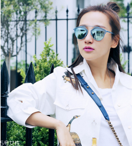 無劉海丸子頭怎么扎好看 半花瓣頭扎法圖解 無劉海丸子頭怎么扎好看 半花瓣頭扎法圖解