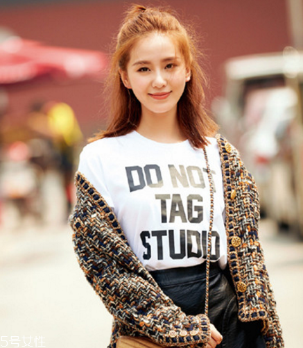 無劉海丸子頭怎么扎好看 半花瓣頭扎法圖解 無劉海丸子頭怎么扎好看 半花瓣頭扎法圖解