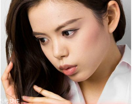 ol發(fā)型扎法教程 職業(yè)發(fā)型扎法步驟圖解 ol發(fā)型扎法教程 職業(yè)發(fā)型扎法步驟圖解