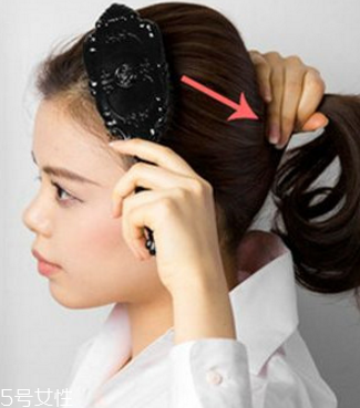 ol發(fā)型扎法教程 職業(yè)發(fā)型扎法步驟圖解 ol發(fā)型扎法教程 職業(yè)發(fā)型扎法步驟圖解