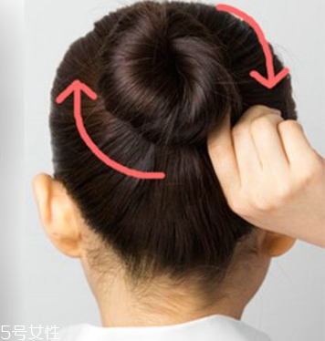 ol發(fā)型扎法教程 職業(yè)發(fā)型扎法步驟圖解 ol發(fā)型扎法教程 職業(yè)發(fā)型扎法步驟圖解