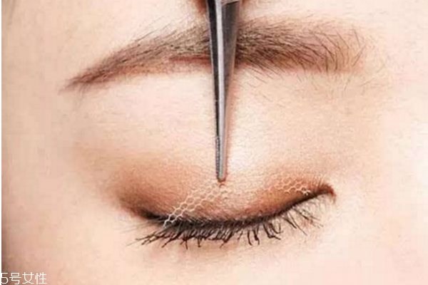 雙眼皮貼老是翻出來怎么辦 貼出自然持久雙眼皮 雙眼皮貼老是翻出來怎么辦 貼出自然持久雙眼皮