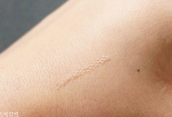 雙眼皮貼老是翻出來怎么辦 貼出自然持久雙眼皮 雙眼皮貼老是翻出來怎么辦 貼出自然持久雙眼皮