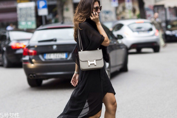 愛馬仕康康包怎么打開 玄機(jī)在h扣上面