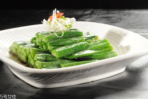 秋葵為什么會苦 兩個原因?qū)е驴? alt=