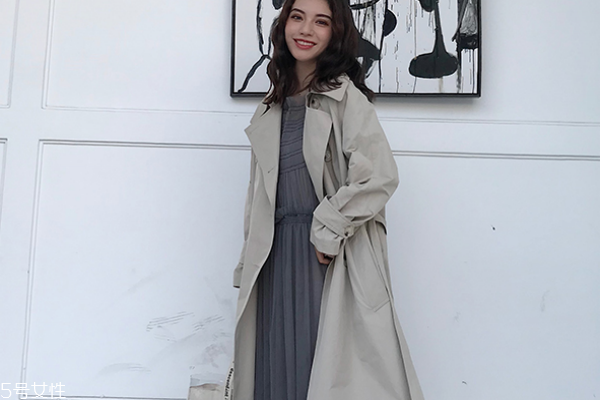 風(fēng)衣為什么設(shè)計(jì)雙排扣 雙排扣的起源 風(fēng)衣為什么設(shè)計(jì)雙排扣 雙排扣的起源