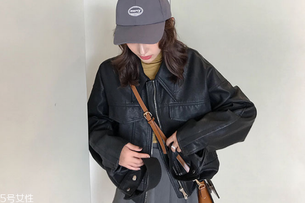 皮衣為什么會(huì)發(fā)霉 存放環(huán)境很重要 皮衣為什么會(huì)發(fā)霉 存放環(huán)境很重要