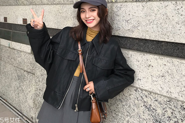 皮衣為什么會(huì)發(fā)霉 存放環(huán)境很重要 皮衣為什么會(huì)發(fā)霉 存放環(huán)境很重要