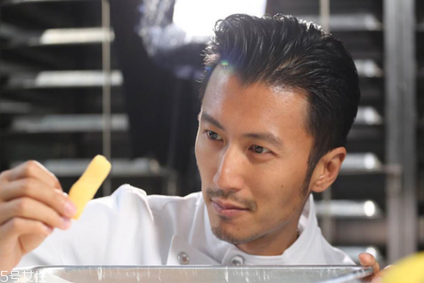 男生皮膚缺水怎么調(diào)理 靠這三點就足夠 男生皮膚缺水怎么調(diào)理 靠這三點就足夠