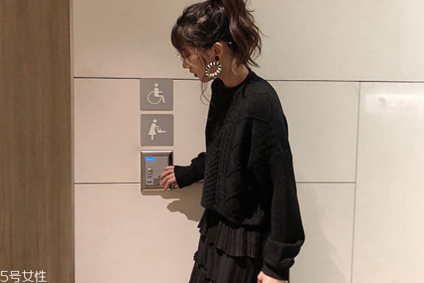 針織衫脫線了怎么補 要看脫線嚴重程度 針織衫脫線了怎么補 要看脫線嚴重程度