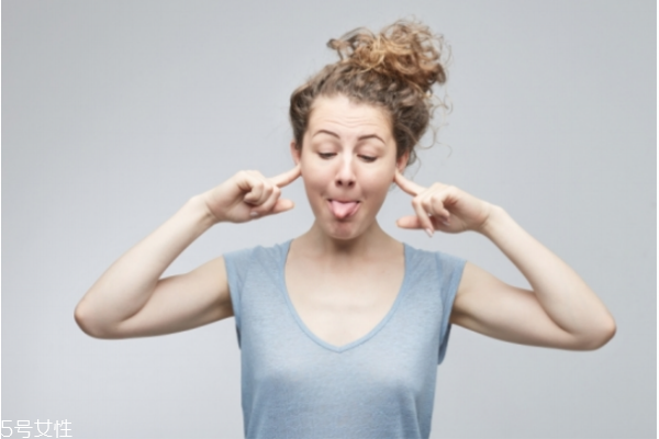 吹風(fēng)機(jī)后面怎么清理 吹風(fēng)機(jī)的作用及用途 吹風(fēng)機(jī)后面怎么清理 吹風(fēng)機(jī)的作用及用途